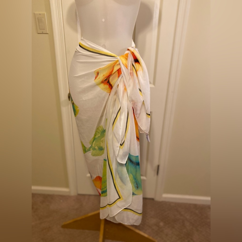 NWOT Worthington - Lovely tropical fish pattern beach sarong, Size: 62” x 46” - Picture 4 of 13